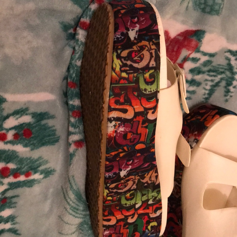 Shoes - Picture 2 of 3